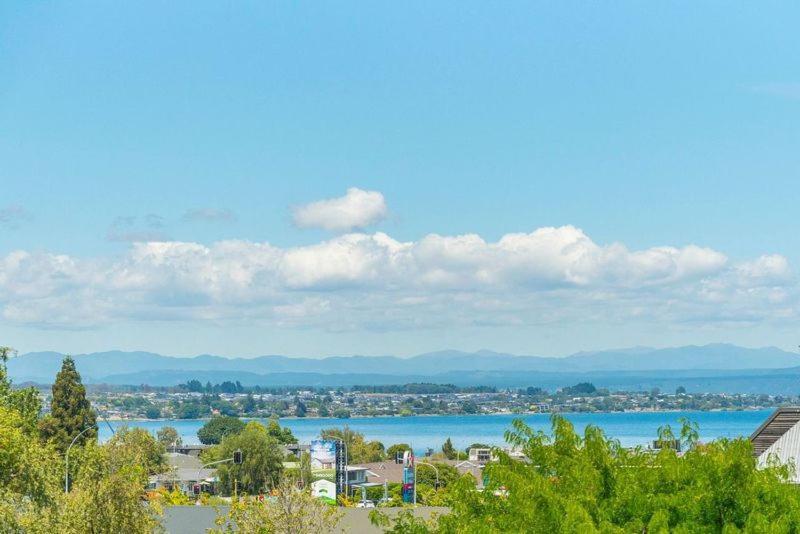 Lakeview Luxury - Taupo Holiday Apartment Luaran gambar